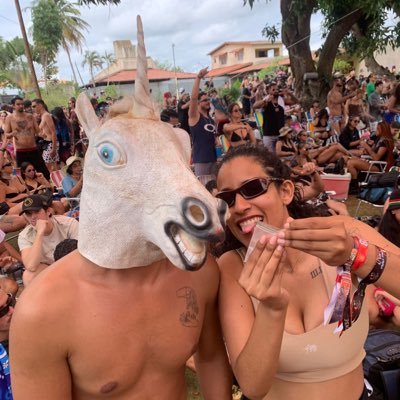 mizadorinha's profile picture. so Deus na minha causa