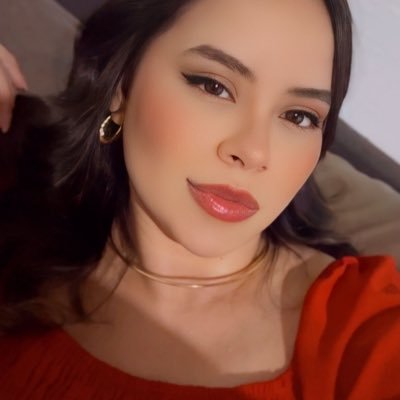 Julinha2s_'s profile picture. 