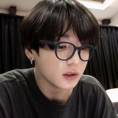 deathsgs's profile picture. apenas uma jovem tentando sobreviver a vida adulta