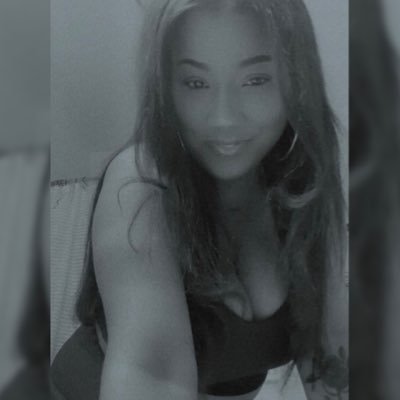 MoMoRice69's profile picture. fuck off.