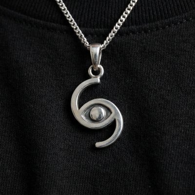 Shvmey's profile picture. creative • visionary