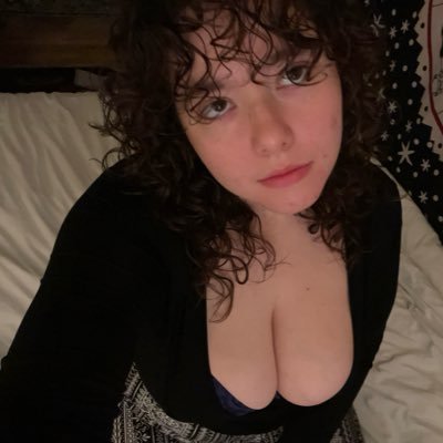 lvcey_blvck's profile picture. 18+ only - 28 - cam tease - artsy nude and semi nude photos - less artsy videos - find more in my links! 🖤