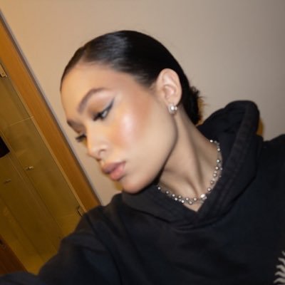 Juwhitezzz's profile picture. Bad Brunette like Mc ig & the biggest JB fan