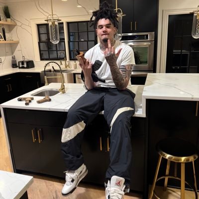 zotnmargiela's profile picture. 