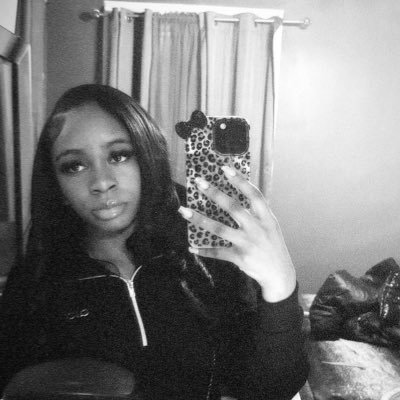 ariyimani's profile picture. still that bitch no need to keep checking 🩰🎀🪄