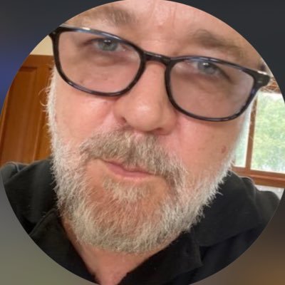 russellcrowex0's profile picture. older than my children, younger than my parents, get the odd job. On Instagram too as @RussellCrowe.