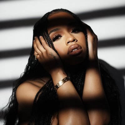 moneyyaya__'s profile picture. 