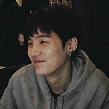 llizwo's profile picture. sim, é um pedido de socorr