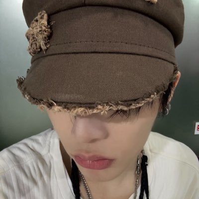 myrchaive's profile picture. 