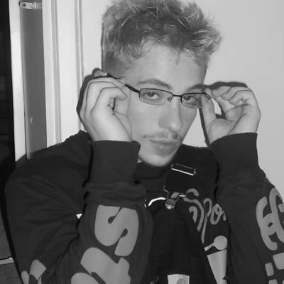 classicsucker's profile picture. the tortured poet.

@gadodasandrao ৎ୭