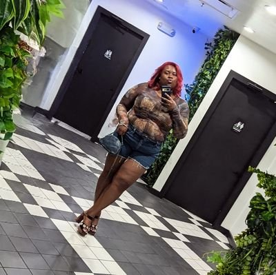 Mogul_Mami's profile picture. I'm on whatever God on.