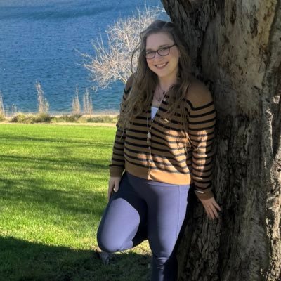 beee_lock's profile picture. your fave intuitive bestie for clarity, alignment, & vibes ✨