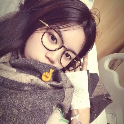 aanpoat's profile picture. 𓈒 🪜 ✴︎ wish the sky smile at you everyday ⸝⸝⸝🧴⋆