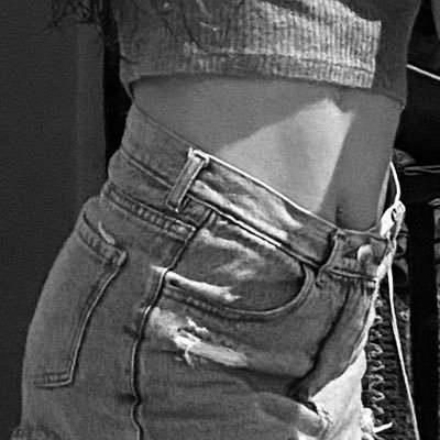 Loollyy26's profile picture. I’m princess 👑 | 26 | findom/fendom