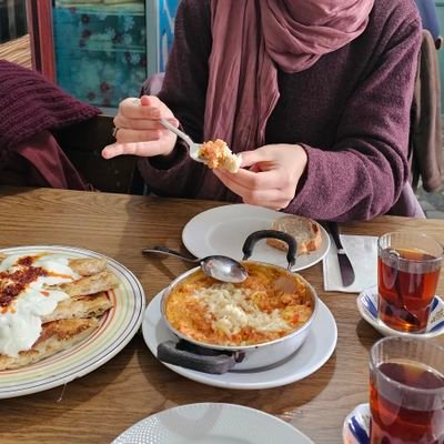 zmuhteremarslan's profile picture. Bana mukayyet Allahım