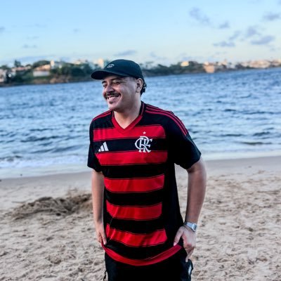 oaskiarthur's profile picture. • ⚖️ Advogado
•  Capixaba
•  Rubro-negro
•  Direito UFES
•  Instagram, Tiktok: @oaskiarthur & @advogadoarthurnoaski