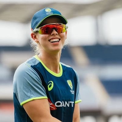 Vaishnvii05's profile picture. Software Engineer | Delivering quality cricket content.