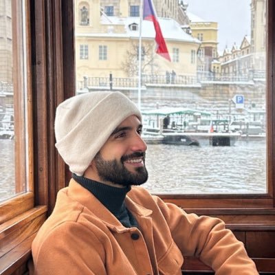 zmz555's profile picture. 1 | ديسمبر 💙