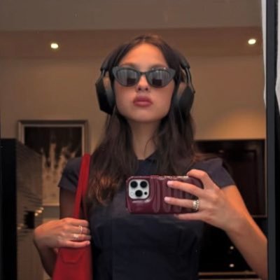 livsbeth's profile picture. lost in a film scene ☆