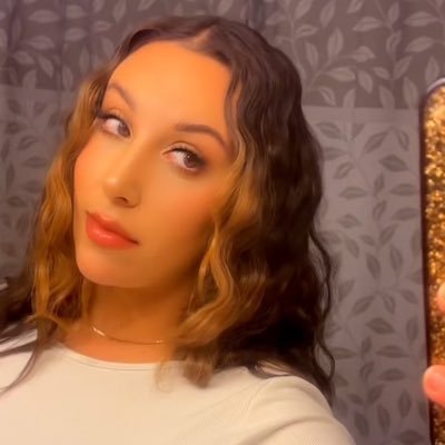 langbaaang's profile picture. welcome to my diary 😚 & go bills