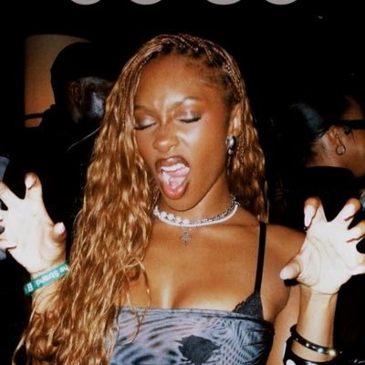 kishakota's profile picture. nb, transtornada e azucrinada