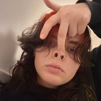 vampiric_cow's profile picture. MDNI // evil bitch // lesbian masc