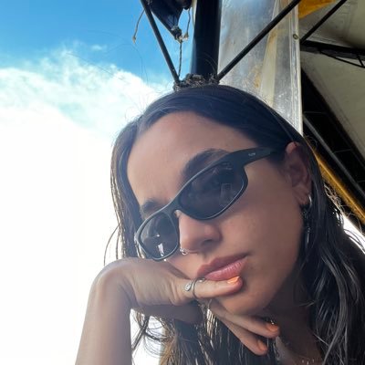 carolvirusss's profile picture. 