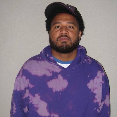 myearzz's profile picture. 