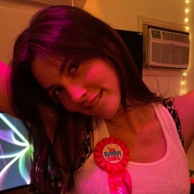 camdngirl's profile picture. she/her | pink and blue forever | 20