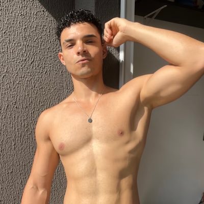 Leeandro_68's profile picture. GUY BR Sale of content 🇧🇷 🔞 50% OFF 🥵🔥 EXCLUSIVE CONTENT 🔥 https://t.co/lw6NDhbWrx