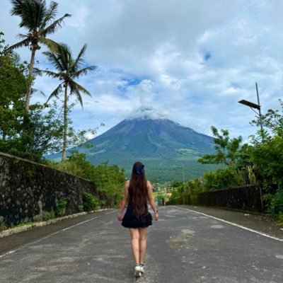 chin_mantuano's profile picture. 27yrs old | Batangueña 💁🏻‍♀️ 🇦🇪