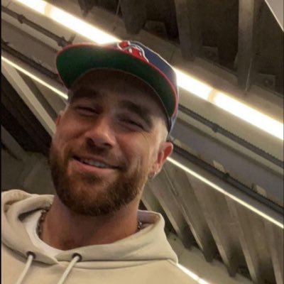 TravisKelcb87's profile picture. private account