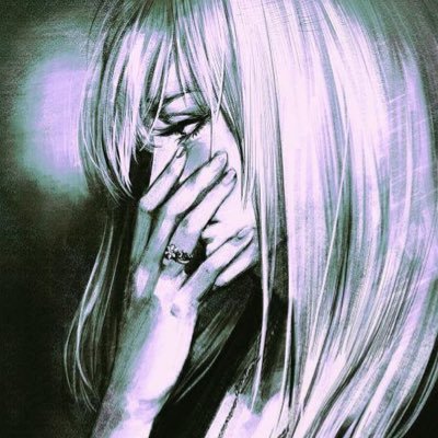 risesthwmoon's profile picture. My kingdom for a kiss upon her shoulder. ᥫ᭡ ⋆˙⟡