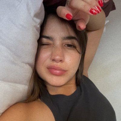 Melshuuu's profile picture. 