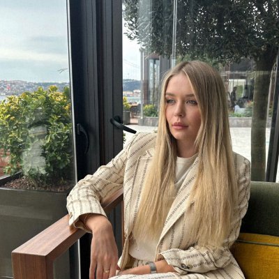 annajones_sf's profile picture. Do useful things, say brave things, think good things, ban 🚫DM