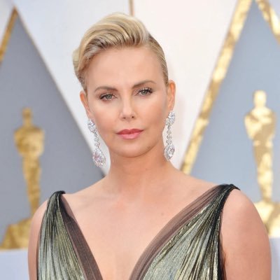charlizether_72's profile picture. 