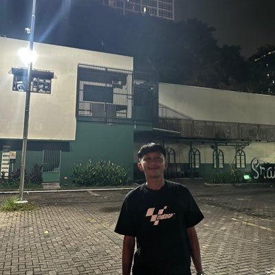 vinsmokedtzz's profile picture. born to be a man