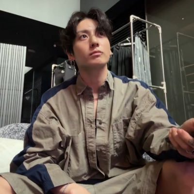 Jungkooktweetss's profile picture. makenzie ✨️ 28 | 97 liner | UK 🇬🇧 OT7 / JK BIAS #BTS 💜#방탄소년단 saw seokjin day 2 London ………. 18+💜 | NO SOLOS / SHIPPERS