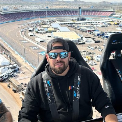 DerekYoder_'s profile picture. Girl Dad | Director of Partnerships @NASCAR, @IndyCar, Grassroots Racing Strategic Partnerships for @frontstretch | Business Inquiries: Frontstretchdy@gmail.com