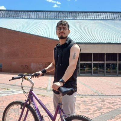 tom_the_purple's profile picture. Retro artist in AsharaStudios 👨🏻‍🎨 / 🐶 / 🤘🏻 / 🍕/ 🏃🏻‍♂️