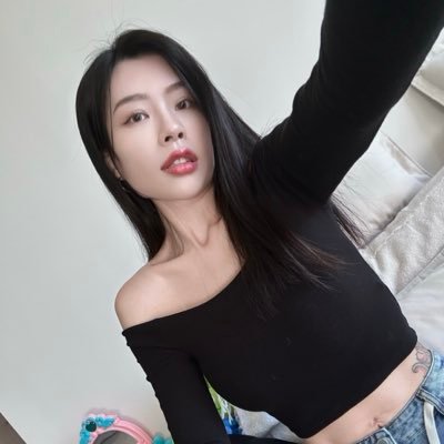 GinneaLiily3131's profile picture. 你們的女強人回來了😜想支持美美寫真或一起吃飯的可以私訊🩵想付費轉推文章的推主可以私訊我