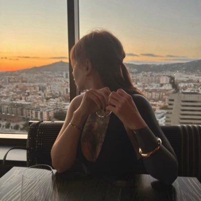 OliviaBetan_'s profile picture. Musa pelirroja peligrosamente adorable y amante de los buenos modales en lugares inapropiados