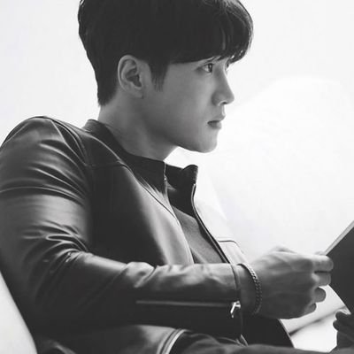 Darknessiess's profile picture. 