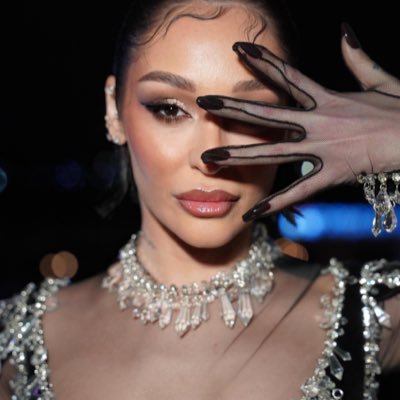 alyaoff's profile picture. Merhaba, ben Alya 🙋🏽‍♀️ #alyadayiz 🪩💋 📞: @mertsiliv - mert@mertsiliv.com.tr