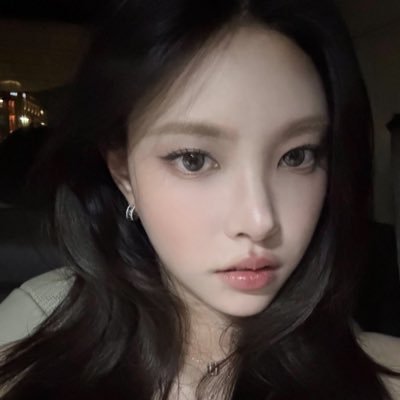 yunahrunext's profile picture. - for #ILLIT 🌪️