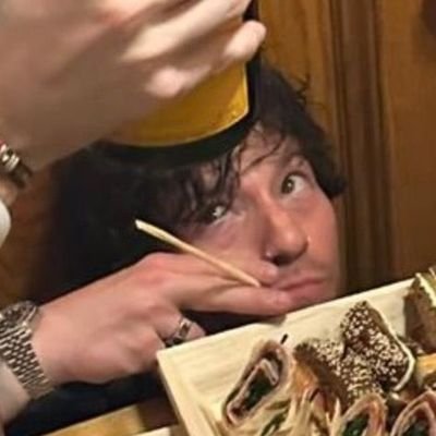 midwestvindigo's profile picture. how it feels to wake uop At 5:30 am for School on a tuesday | @trustnoVin