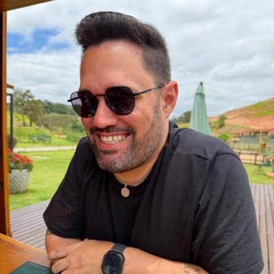 CarvalhoDgo's profile picture. 41Y | ♒️ Aquariano 👨‍💼Comercial | Key Account Manager 👨‍👦 Pai de: Pedro 18Y | Victor 11Y 💕@isamontesanti 🐶 Pai da: Jessy e Lolla 🏡 São Paulo | SP