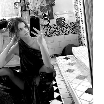 mybirdcages's profile picture. Angel of merciful ovation — ❧ — have mercy on us. The sweet leap of innocence on my unsorted page put an end to the dagger: تناول لحمي.