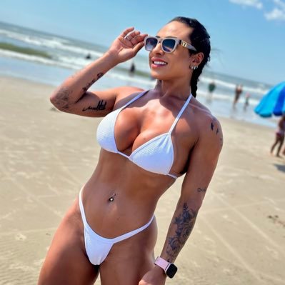 VivianaAnny1's profile picture. Gaúcha, aquariana apaixonada pela vida, ama a liberdade 💜