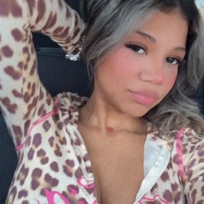 novastephanie_'s profile picture. All $miles Ig: Novastephanie FOLLOW MY TWITCH 💓👾